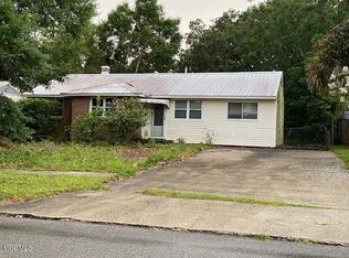 153 Holiday Dr, Pass Christian, MS 39571
