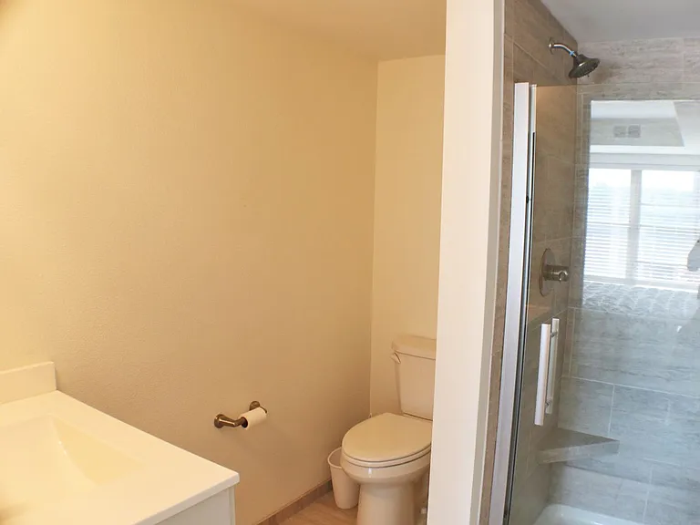 332 S Linn St #318 — Photo 11