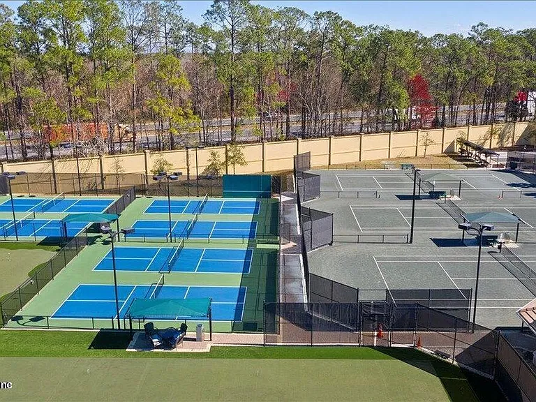 1212 Coghill Cir — Photo 24