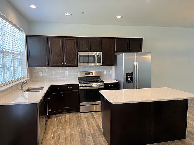 1821 Shady Ln — Photo 3