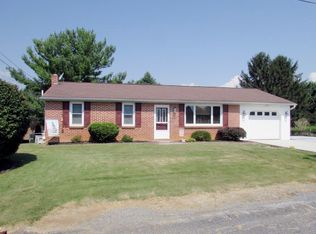 7689 Scenic Dr, Shippensburg, PA 17257