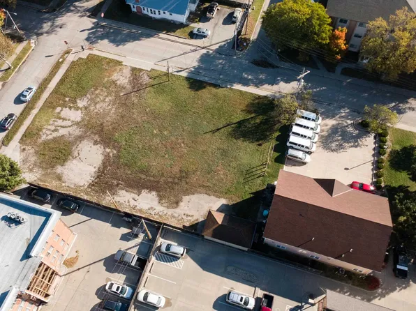 513 N 16th St, Manhattan, KS 66502