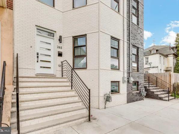 265 Slocum St, Philadelphia, PA 19119