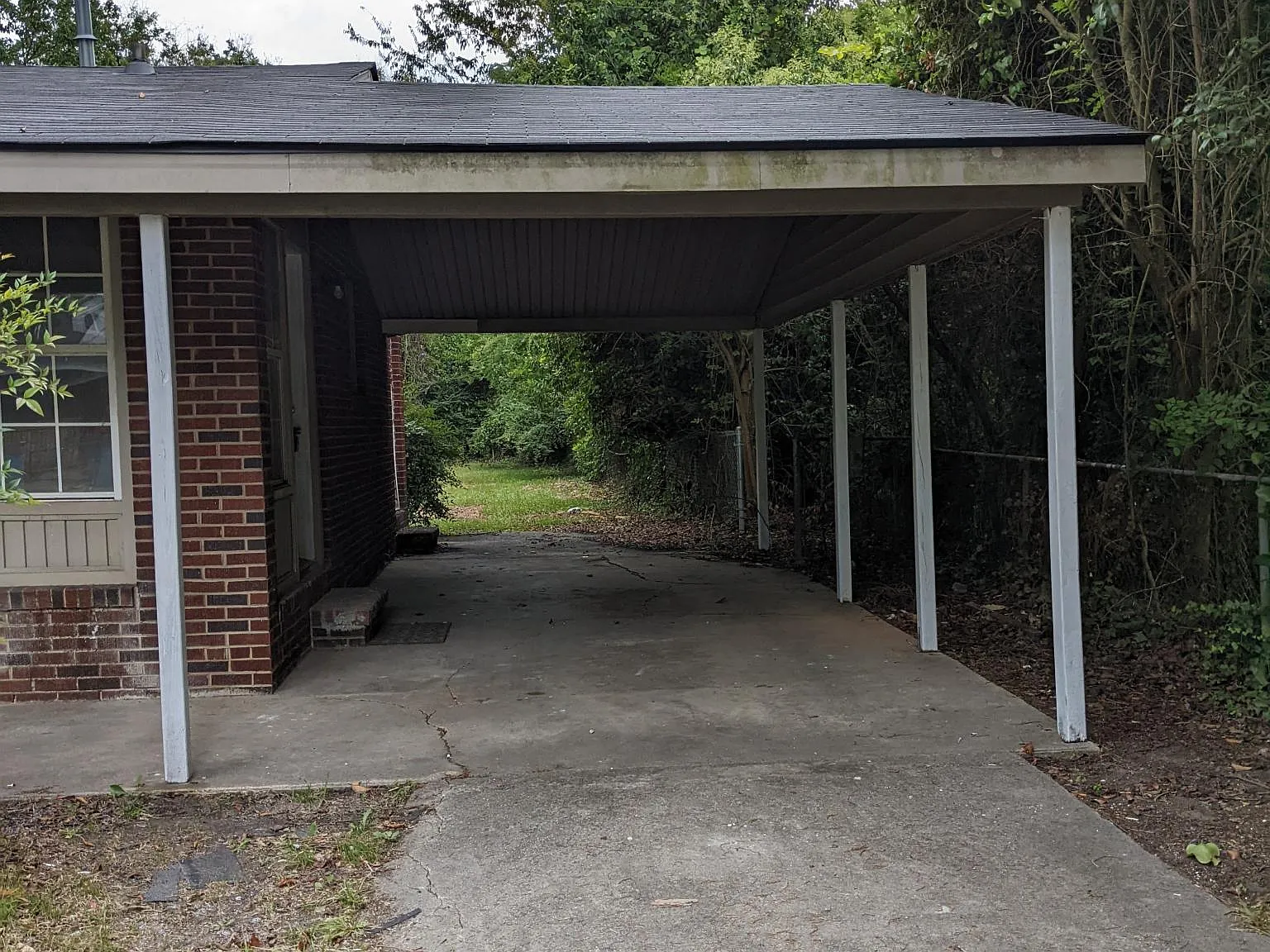 3 bed, 900 sqft, $1,250 — Photo 2
