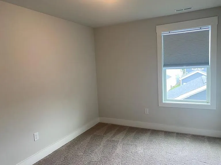 686 Vine Pkwy — Photo 19