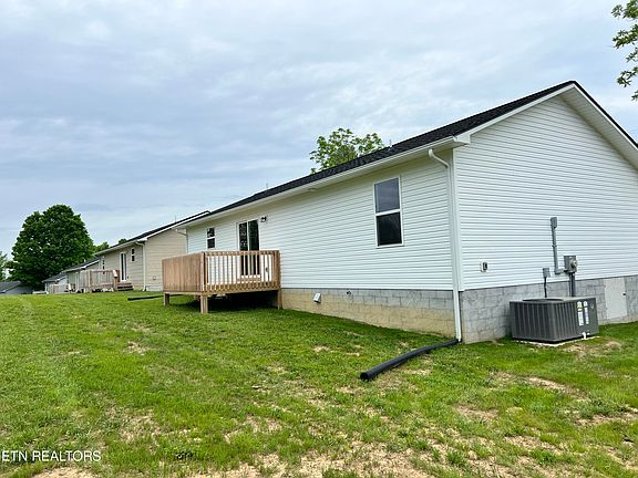 2nd image of 212 Thompson Ln