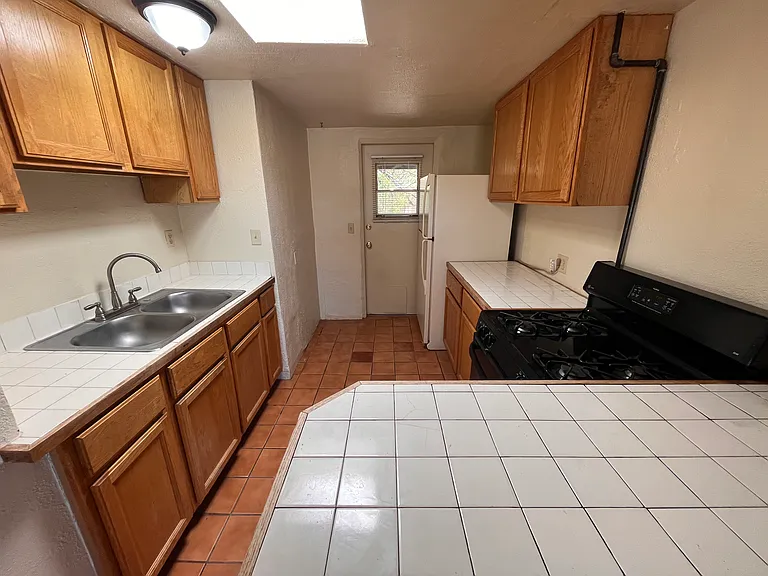 2301 N Northway Ave #10 — Photo 4