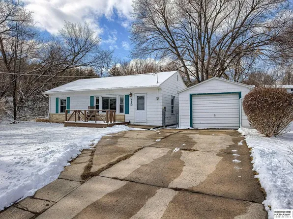 715 N 31st Ave, Blair, NE 68008