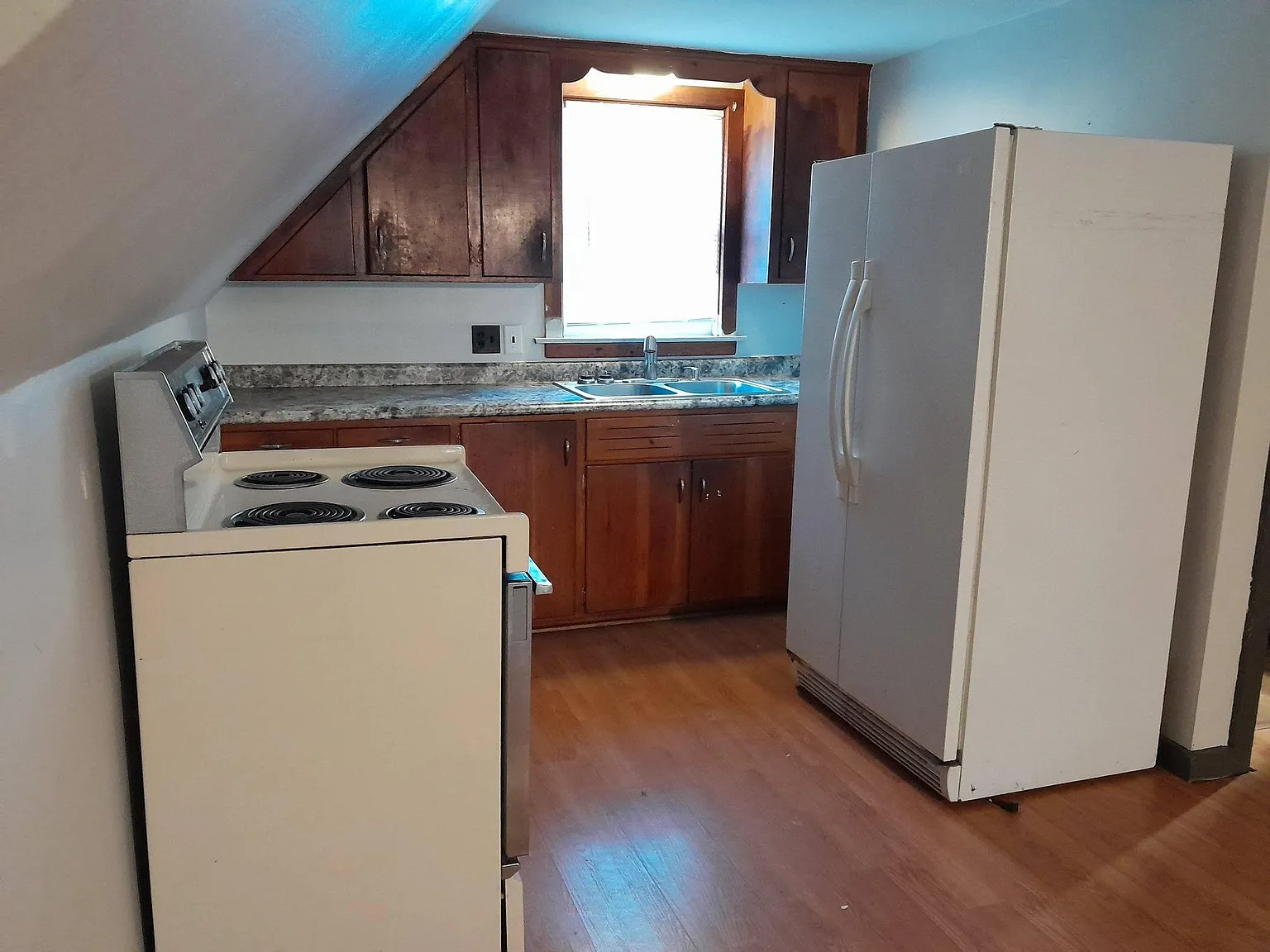 2 bed, $750 — Photo 3