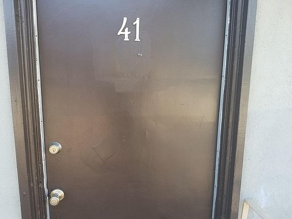5th image of 18402 Malden St #41