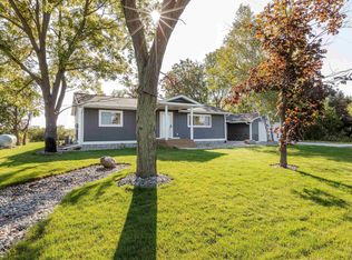 2041 S Carter Rd, Midland, MI 48642