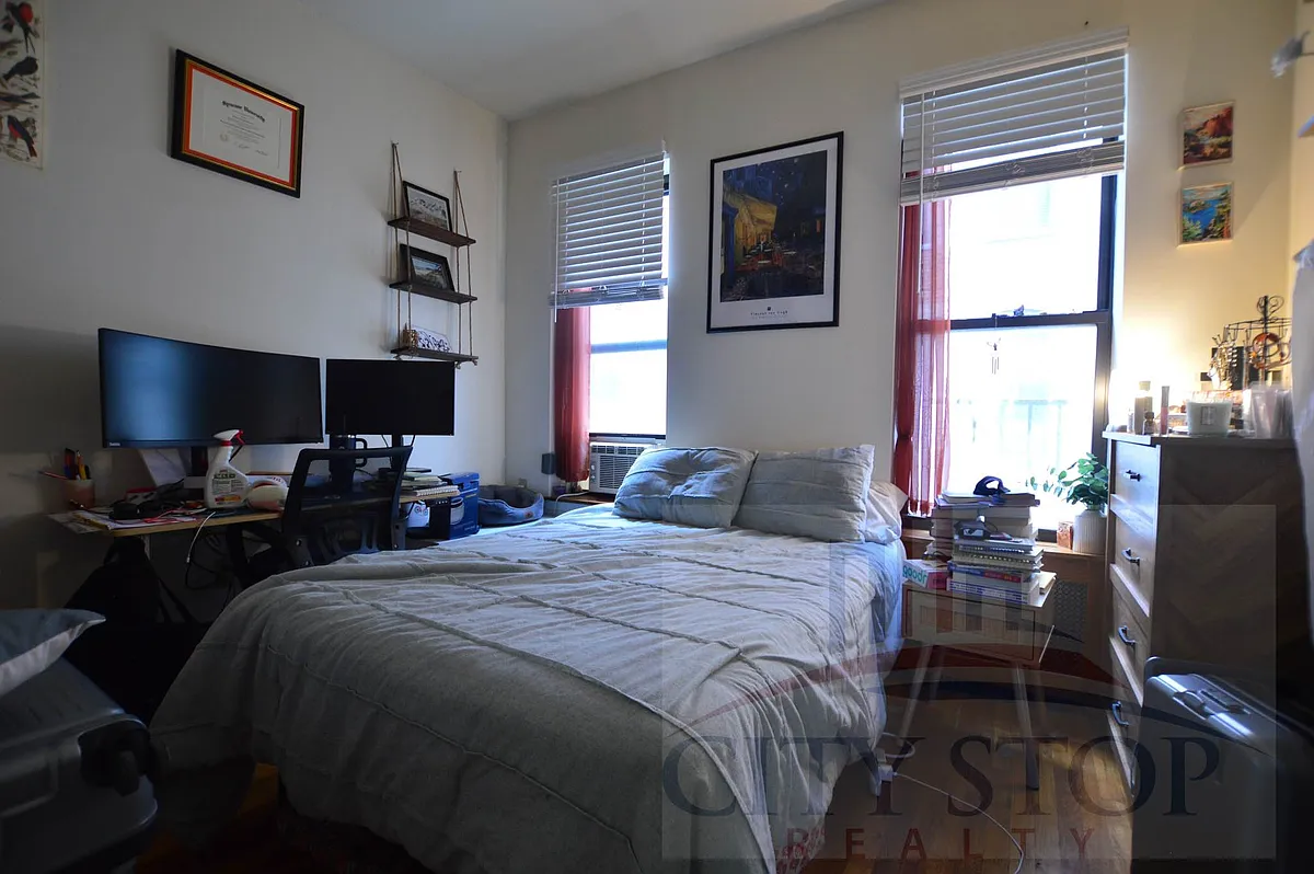 Building Photo - 244 W 109th St #C