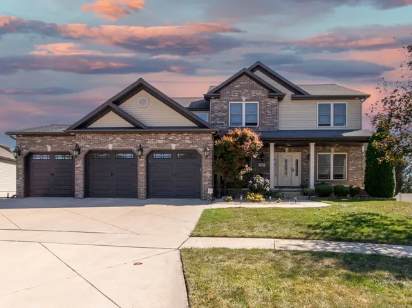 5111 Fleming Ln, Bloomington, IL 61705