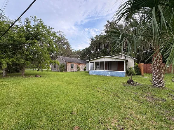 907 NE 4th Ave, Crystal River, FL 34428