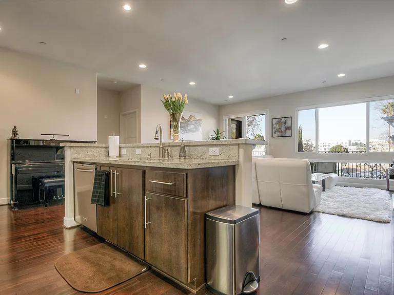 4820 Bellflower Ave #403 — Photo 8