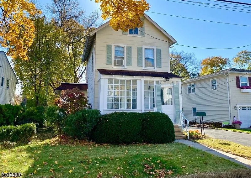 26 Maple Ave photo 1