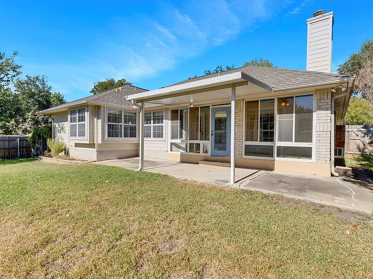 2901 Warwick Way — Photo 33