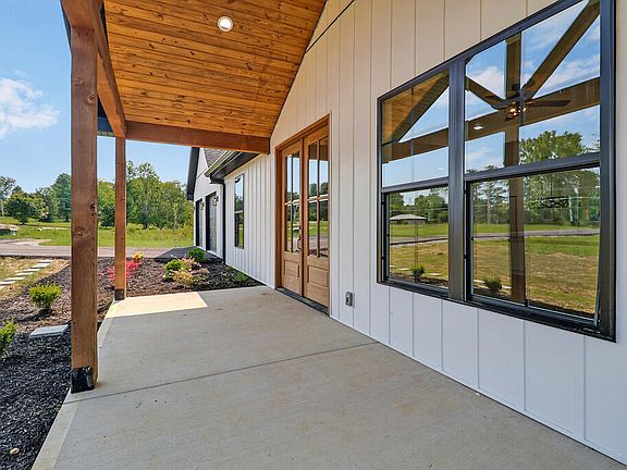 5th image of 1468 Taylor Place Rd
