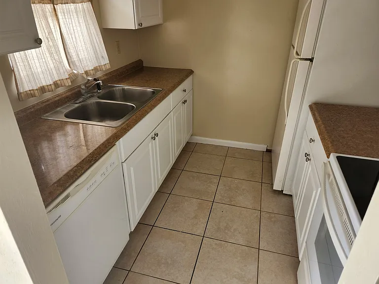 604 Joel Blvd — Photo 7