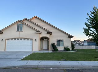 7147 W 3rd Pl, Kennewick, WA 99336