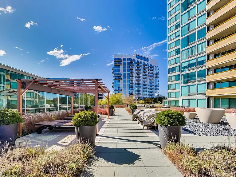 1720 Maple Ave #1570 — Photo 40