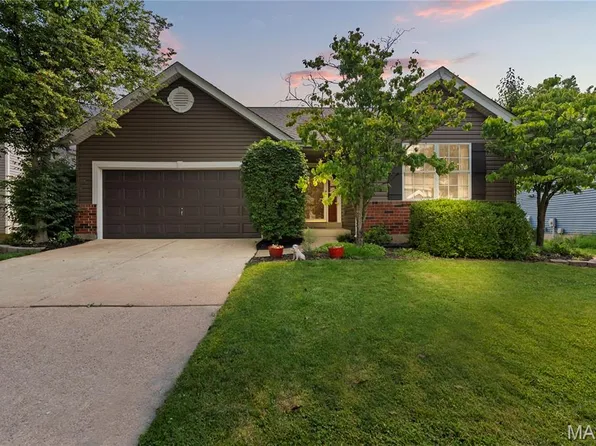 1708 Stoney Terrace Dr, Ballwin, MO 63021