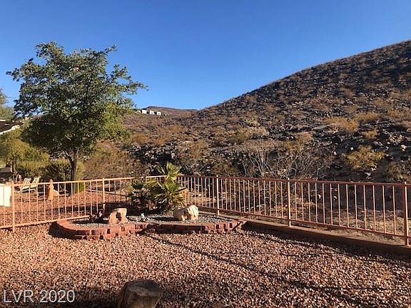 3rd image of 1809 Cypress Mesa Dr
