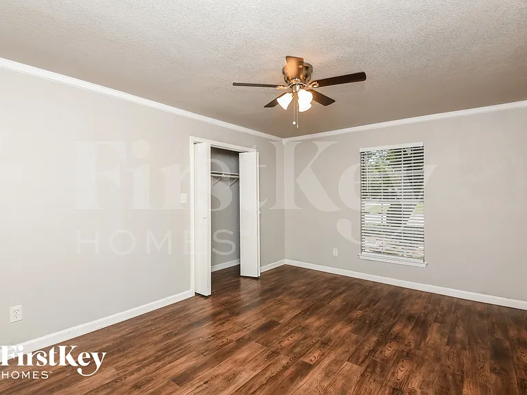 600 NW Chisholm Rd — Photo 11