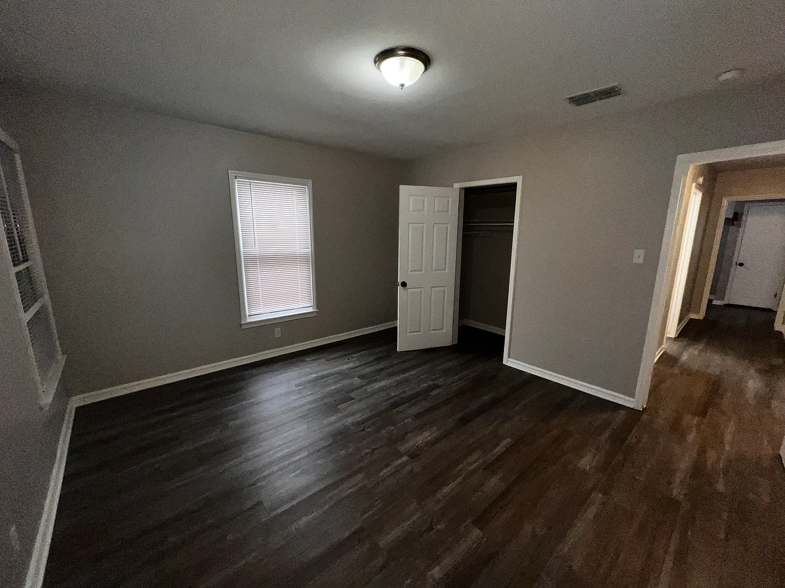 3 bed, 1401 sqft, $1,550 — Photo 3