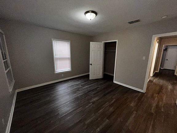 3rd image of 3301 Austin St