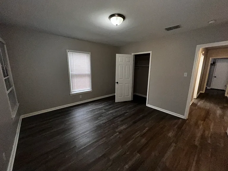 3301 Austin St — Photo 3