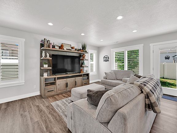 5th image of 2777 W 4175 S Unit 232