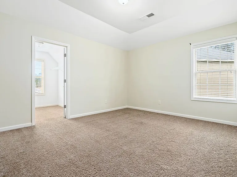 2904 Ashley Ln — Photo 9