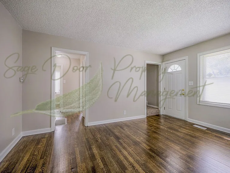 634 Thornton St — Photo 7