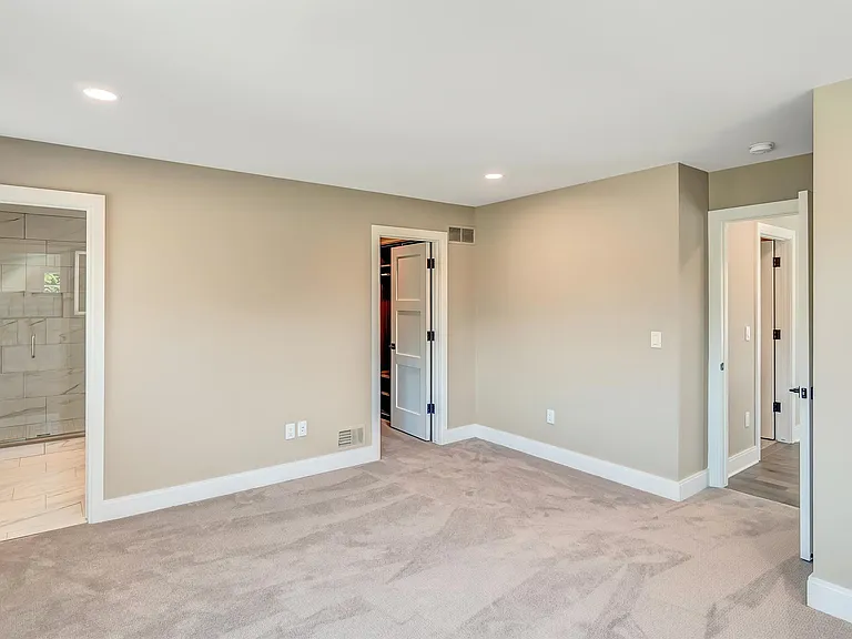 709 E Eleven Mile Rd — Photo 16