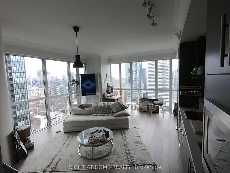 28 Ted Rogers Way #3304 — Photo 4