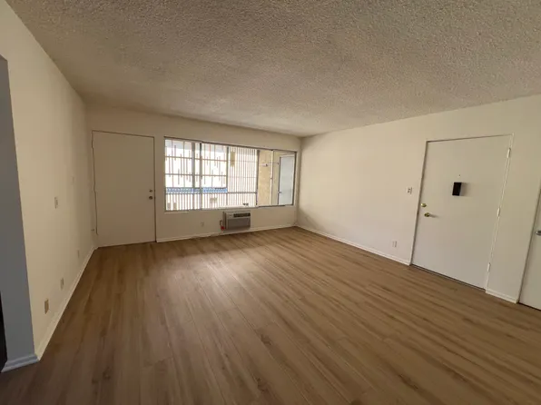 10937 Bloomfield St, North Hollywood, CA 91602