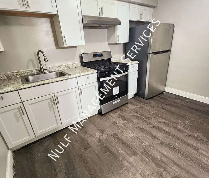 449 Idlewood Rd — Photo 1