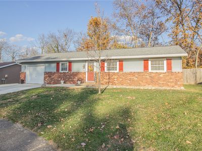 606 Greenbrier Ct, Charleston, IL, 61920