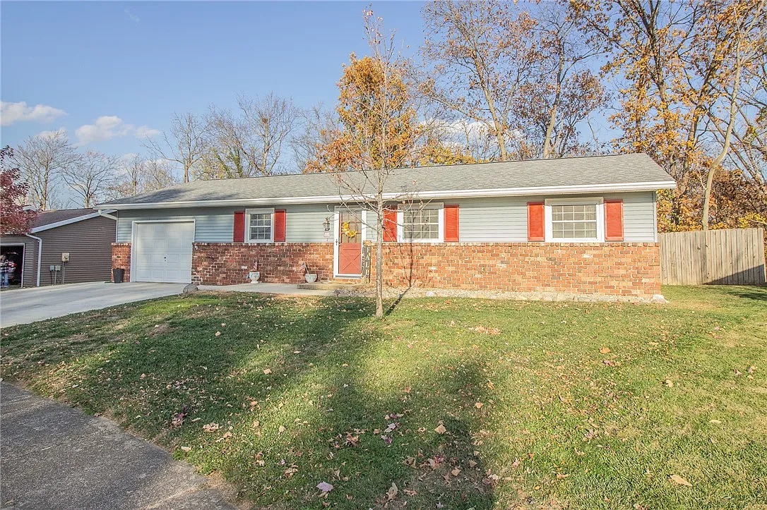 606 Greenbrier Ct photo 1
