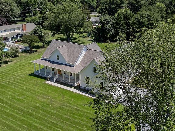 3rd image of 205 River Rd