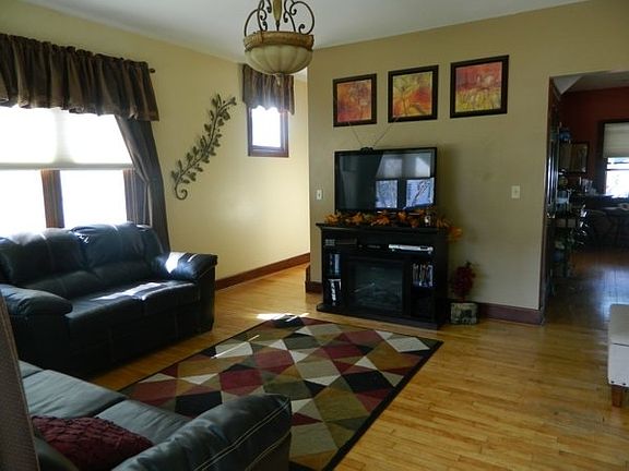 4th image of 1424 Fairmount St