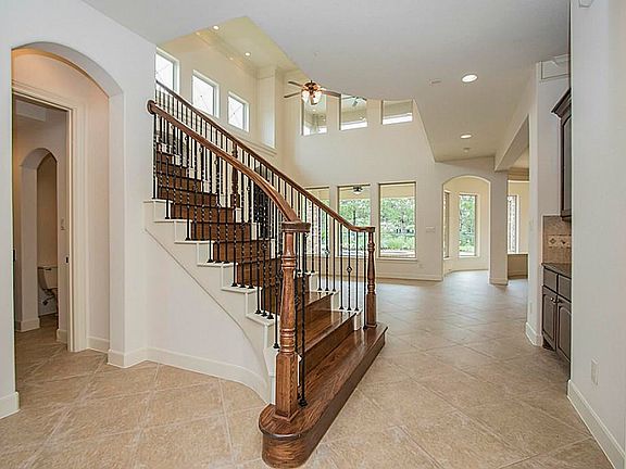 2nd image of 6010 Sandia Lake Ln