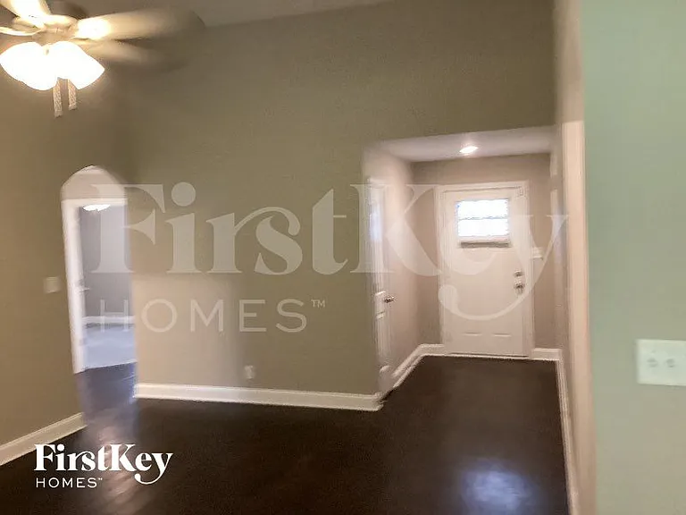 1217 Ridge Meadow Dr — Photo 2