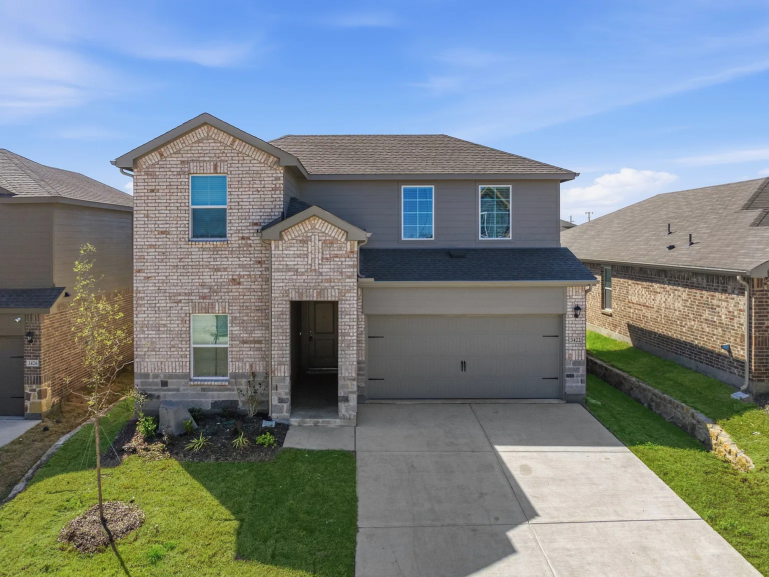 4 bed, 2309 sqft, $2,200 — Photo 1