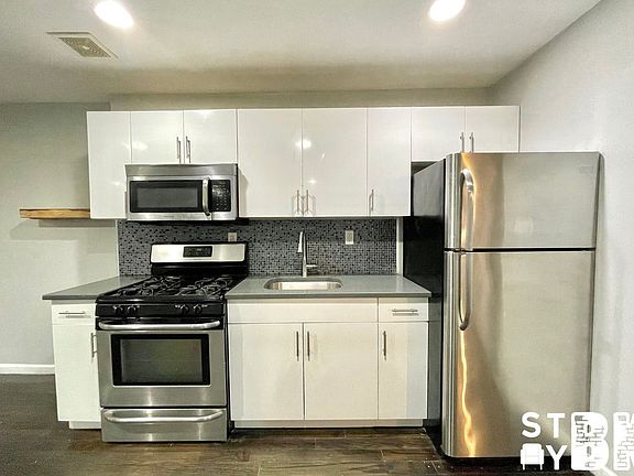 4th image of 1296 Putnam Ave #1F