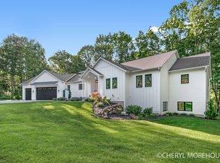 5661 Walnut Run Ct, Caledonia, MI