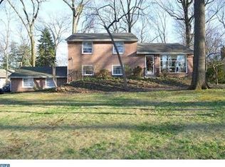 690 Forest Rd, Wayne, PA 19087