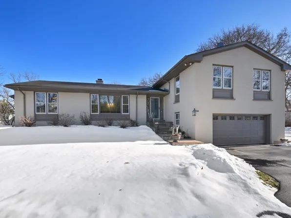 226 Crooked Ln, North Barrington, IL 60010