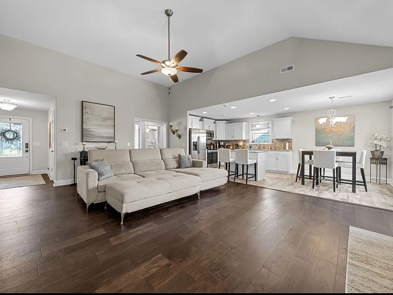 2828 Russet Ridge Dr — Photo 7